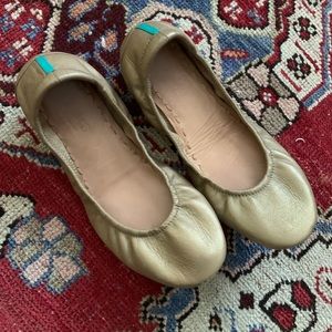 Gold Tieks size 7